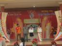 phu huynh giao luu tang sach.jpg - 