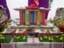 trung bay trai sach 2.jpg - 
