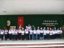 dc Hoang Van Thiem trao phan thuong cho hs gioi - 
