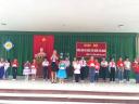 trao thuong cho tap the xuat sac.jpg - 