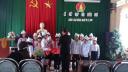 chi khanh trao khan quang - 